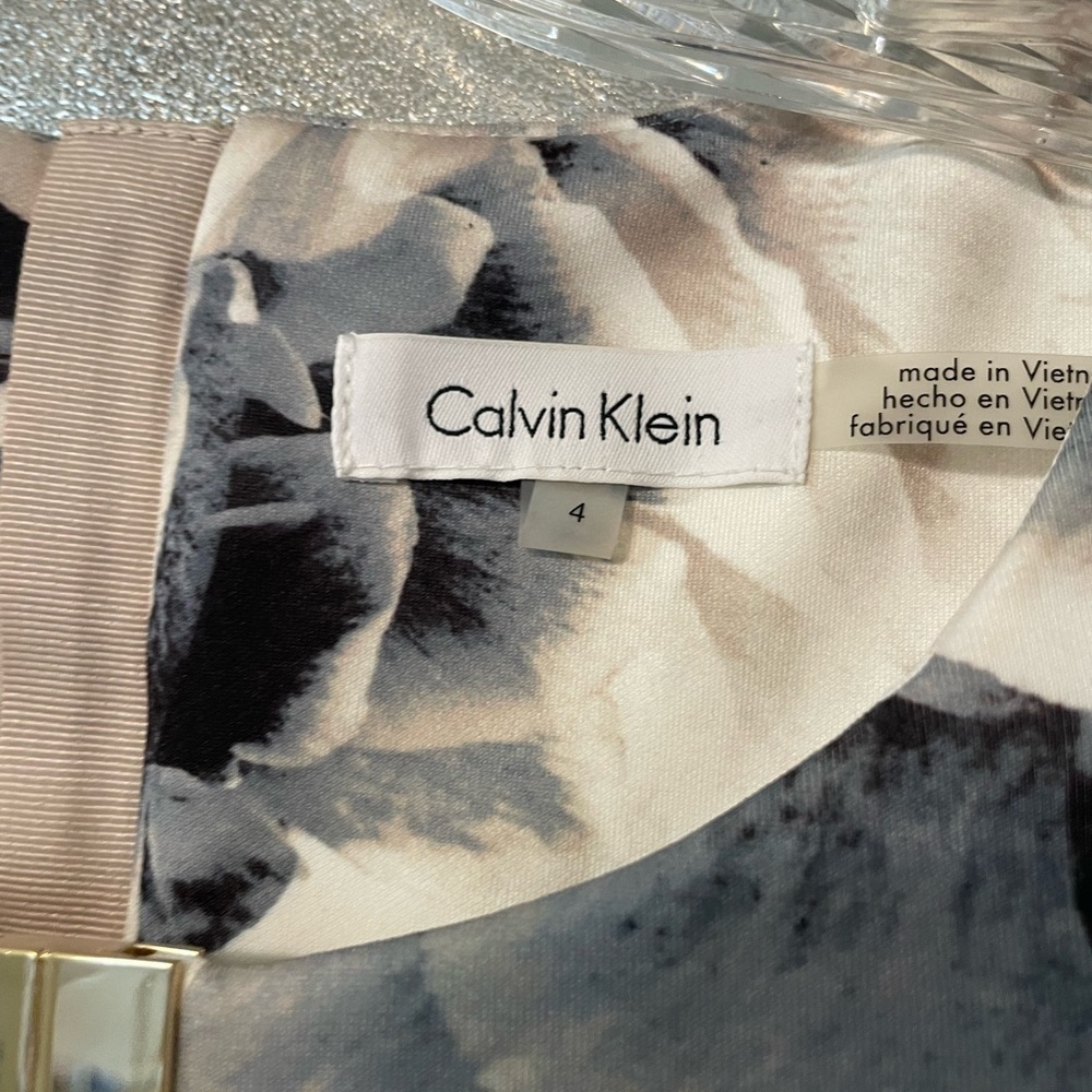 Like new Calvin - Picture 3 of 3